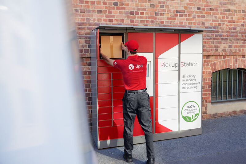 Collecting a parcel from an automated DPD Pickup Locker